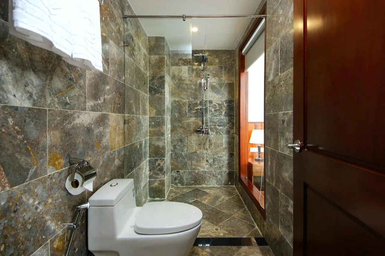 Threeway Riverside Villa Hoi An 3*,